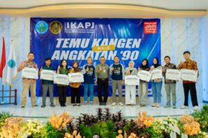 Temu Kangen Alumni POLIJE Angkatan 90, IKAPJ Perkuat Silaturahmi dan Berbagi Beasiswa